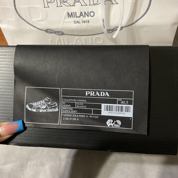 Women Brand New Never Been Worn Prada Nappa Tennis - Picture 4 of 4